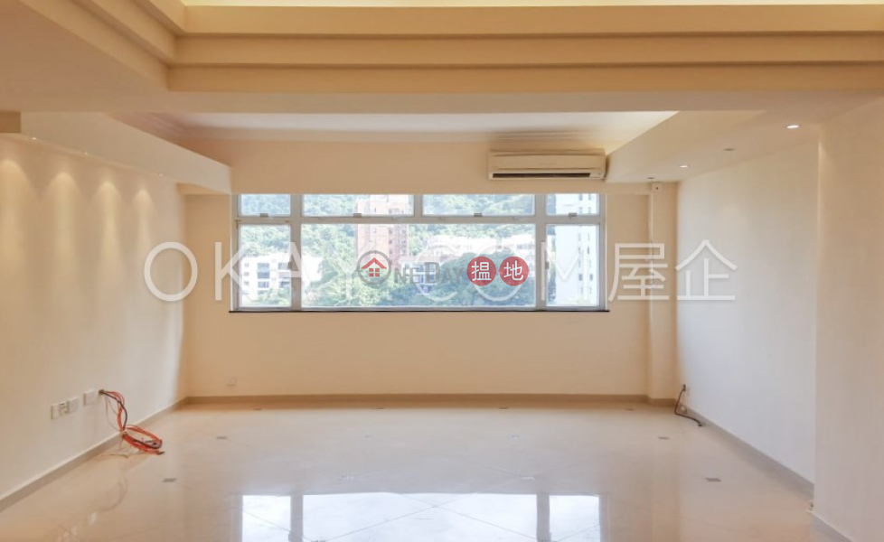 Elegant 3 bedroom with parking | Rental, Y. Y. Mansions block A-D 裕仁大廈A-D座 Rental Listings | Western District (OKAY-R53306)
