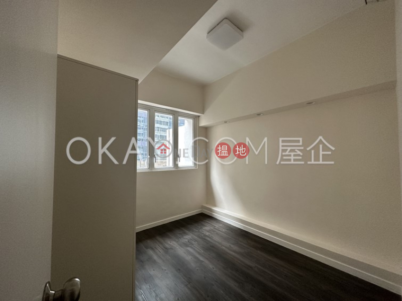 HK$ 27,000/ month Kwong Sang Hong Building Block B, Wan Chai District | Unique 2 bedroom with terrace | Rental