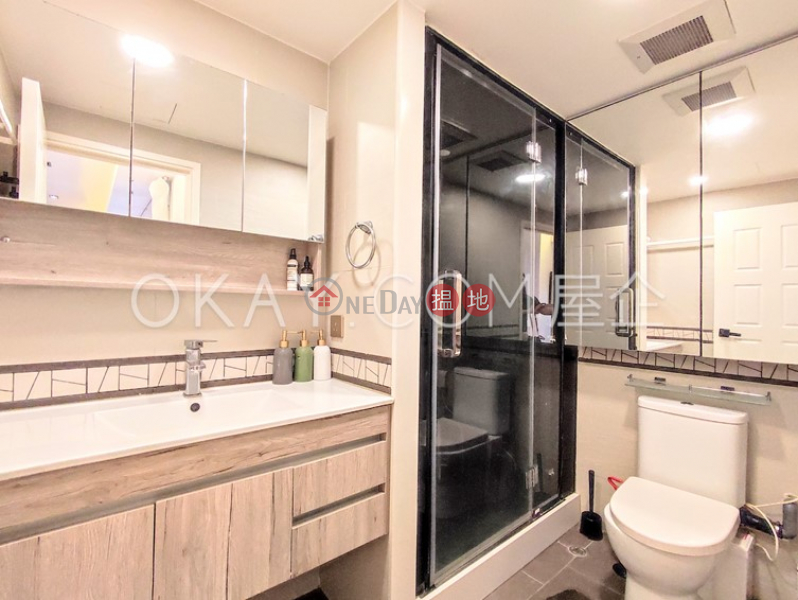 Popular 1 bedroom with terrace | For Sale | Sunrise House 新陞大樓 Sales Listings
