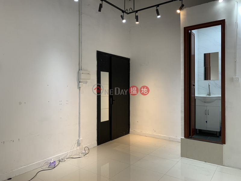 Property Search Hong Kong | OneDay | Industrial Rental Listings High Ceiling 14 ft, Inside Toilet