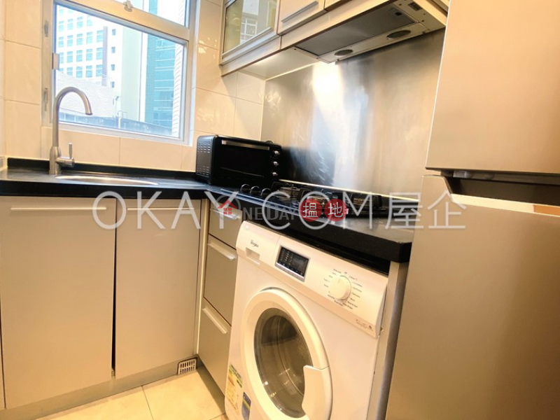 HK$ 8M, Manhattan Avenue Western District | Generous 2 bedroom with balcony | For Sale