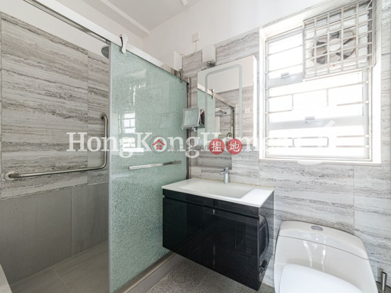 Property Search Hong Kong | OneDay | Residential | Rental Listings | 3 Bedroom Family Unit for Rent at Emerald Court
