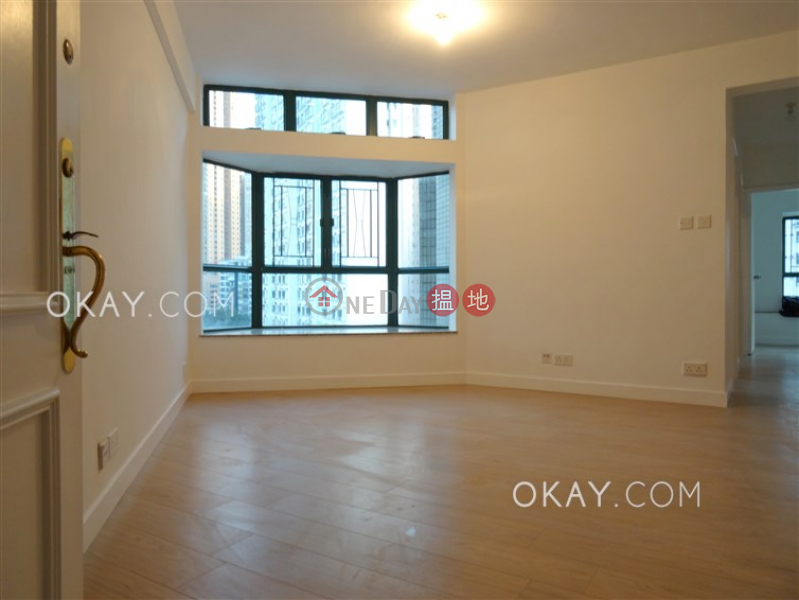 Property Search Hong Kong | OneDay | Residential | Rental Listings Luxurious 3 bedroom in Mid-levels West | Rental