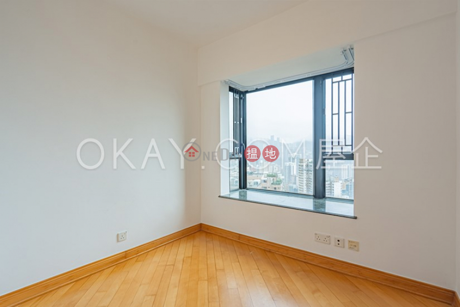 HK$ 42,000/ month Le Sommet, Eastern District Stylish 3 bedroom on high floor with sea views | Rental