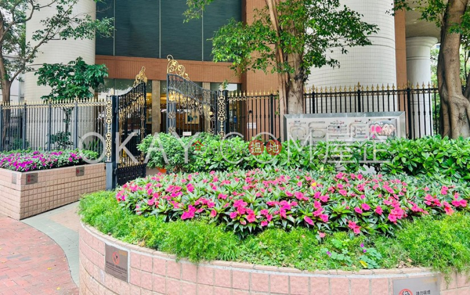 HK$ 33,800/ month | Queen\'s Terrace, Western District | Gorgeous 2 bedroom on high floor with harbour views | Rental