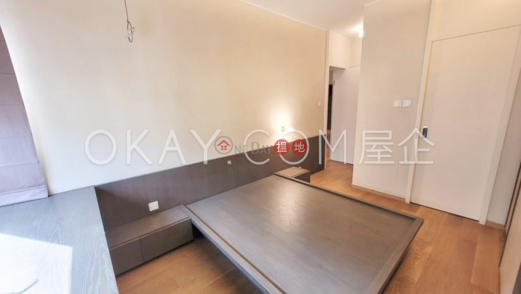 HK$ 38,000/ month Elegant Terrace Tower 2, Western District, Elegant 3 bedroom on high floor with parking | Rental