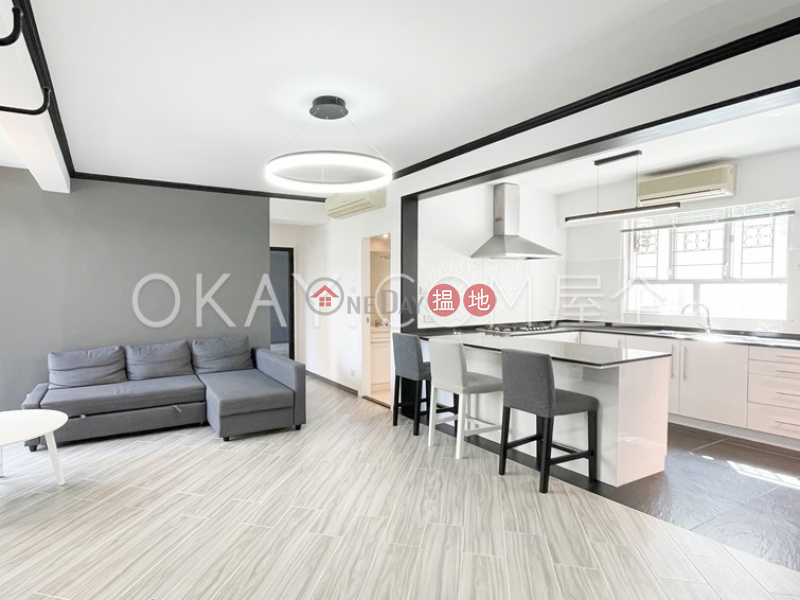 HK$ 35,000/ month Skyview Cliff, Western District Luxurious 2 bedroom with balcony | Rental