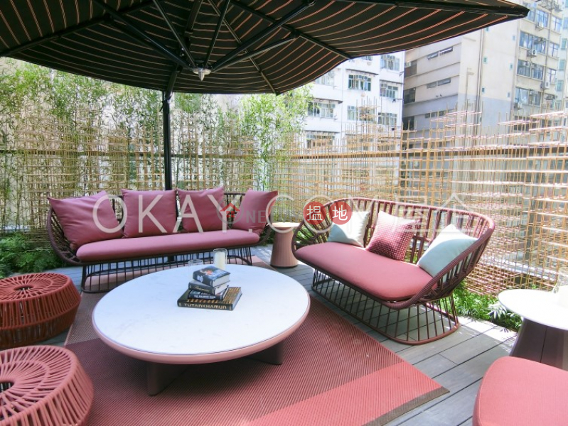 HK$ 27,000/ month | Artisan House | Western District, Tasteful 2 bedroom with balcony | Rental