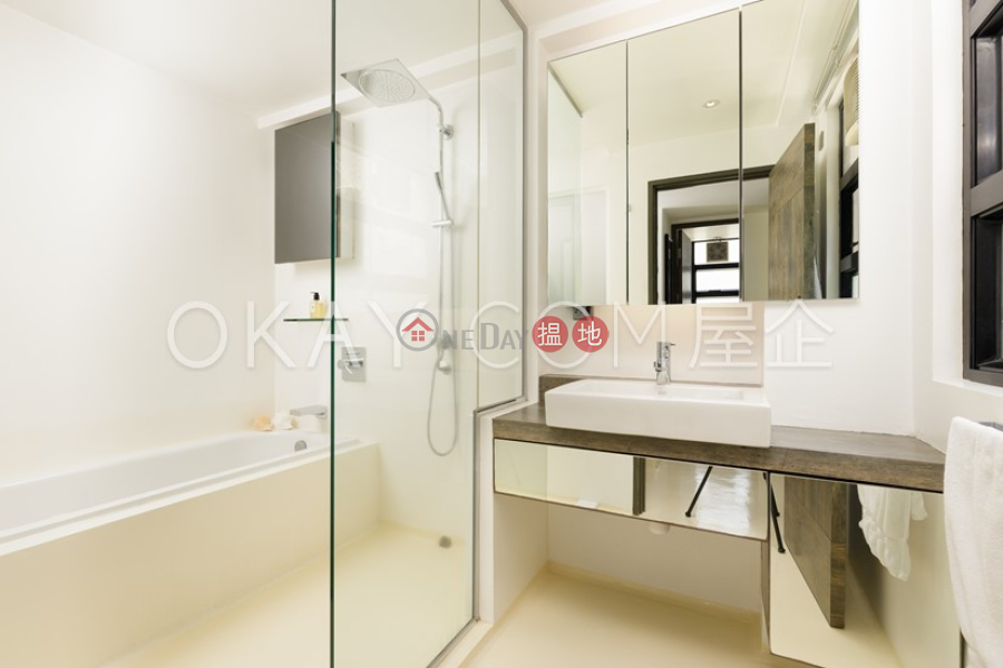 HK$ 30,000/ month | 122 Hollywood Road Central District Tasteful 1 bedroom with rooftop | Rental