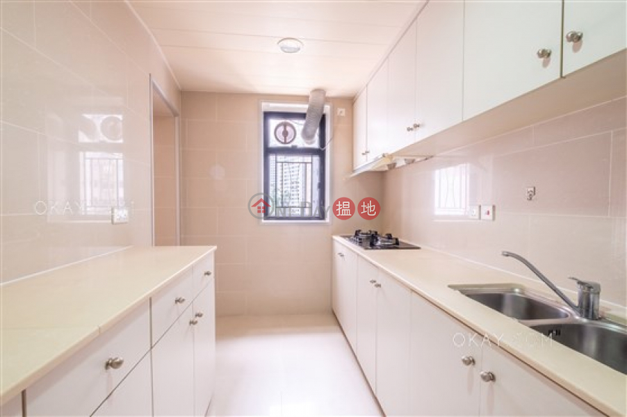 HK$ 40,000/ month, Beverly Hill Wan Chai District Popular 3 bedroom with balcony & parking | Rental