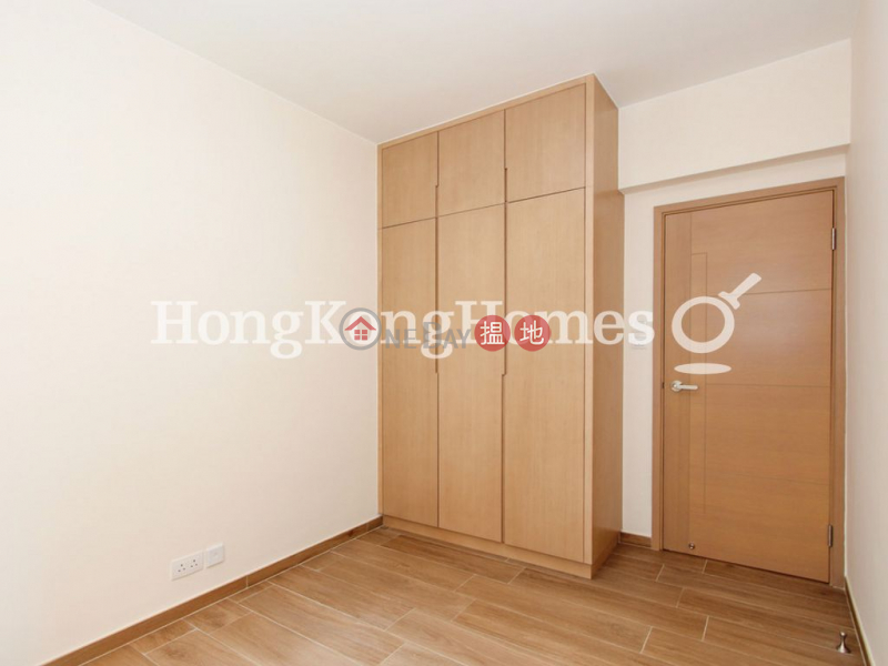 HK$ 30,000/ month Carlos Court | Western District 3 Bedroom Family Unit for Rent at Carlos Court