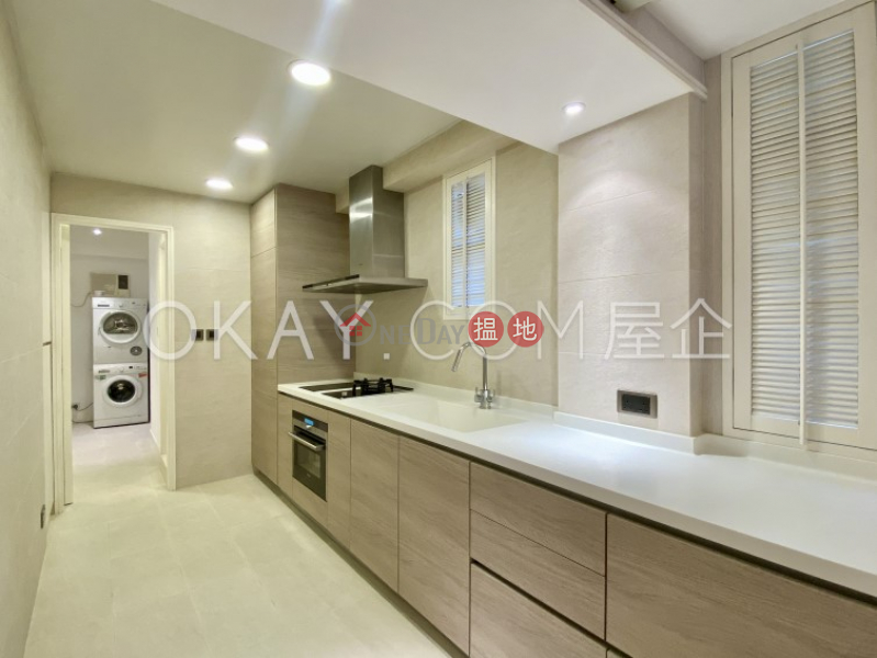 HK$ 17.3M | Villa Benesther | Wan Chai District | Gorgeous studio on high floor with balcony & parking | For Sale