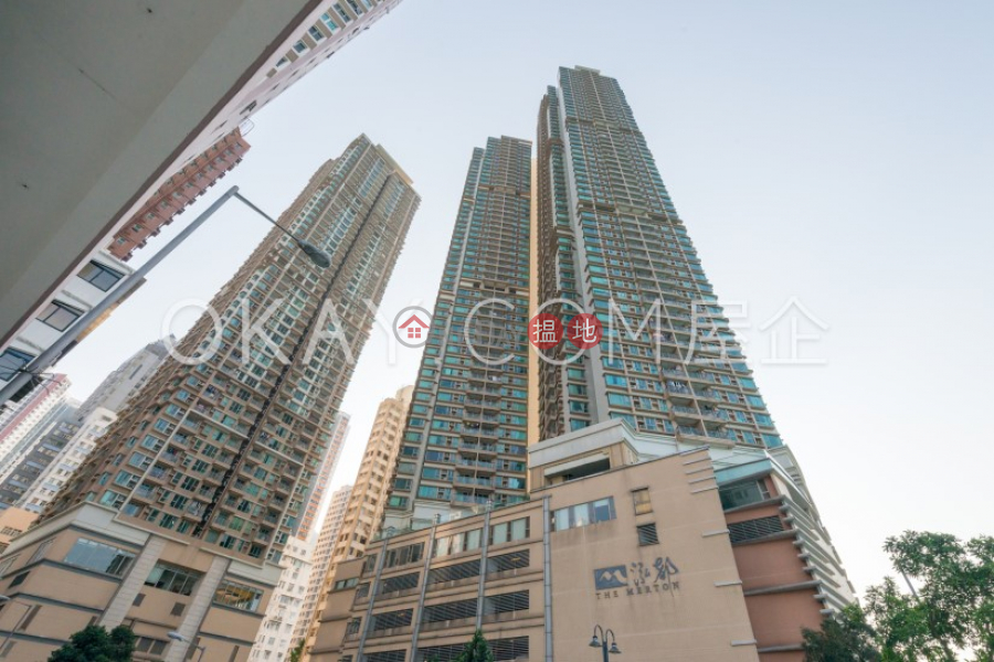 HK$ 16M, The Merton Western District, Charming 3 bedroom with sea views & balcony | For Sale