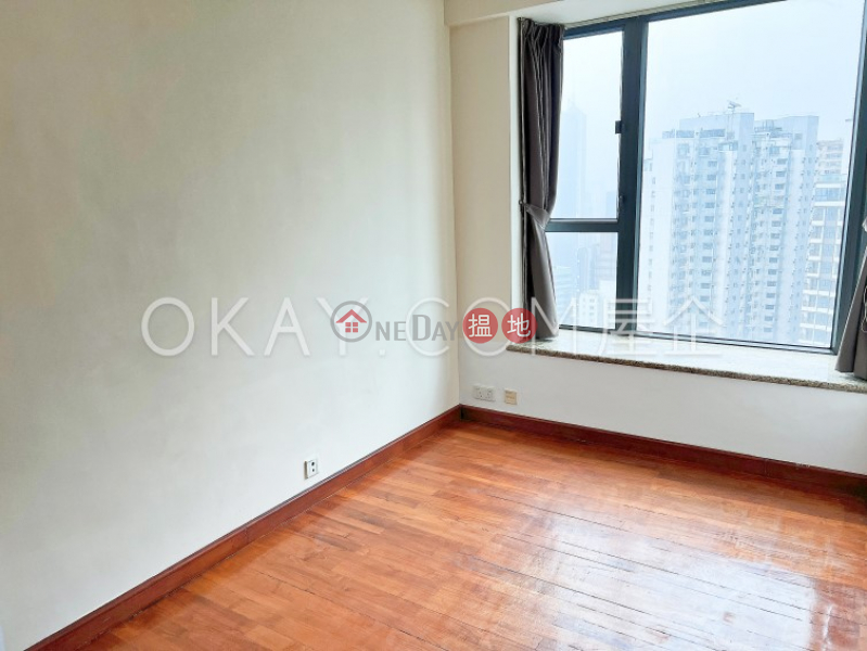 HK$ 40,000/ month, Palatial Crest, Western District | Charming 2 bedroom on high floor with harbour views | Rental