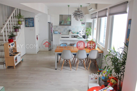 Popular 2 bedroom on high floor with rooftop | For Sale | Kin Tye Lung Building 乾泰隆大廈 _0