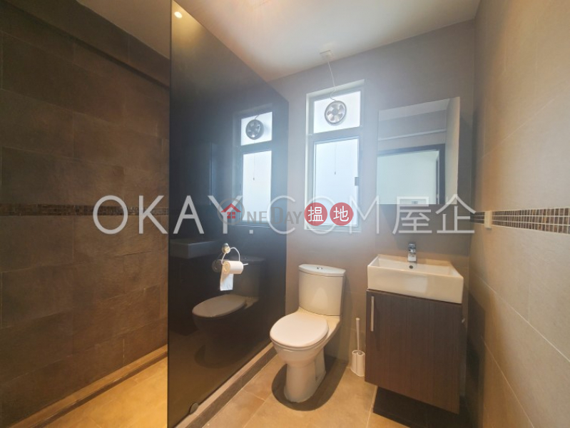 HK$ 26,000/ month Tai Ping Mansion | Central District, Tasteful 1 bedroom on high floor with rooftop | Rental