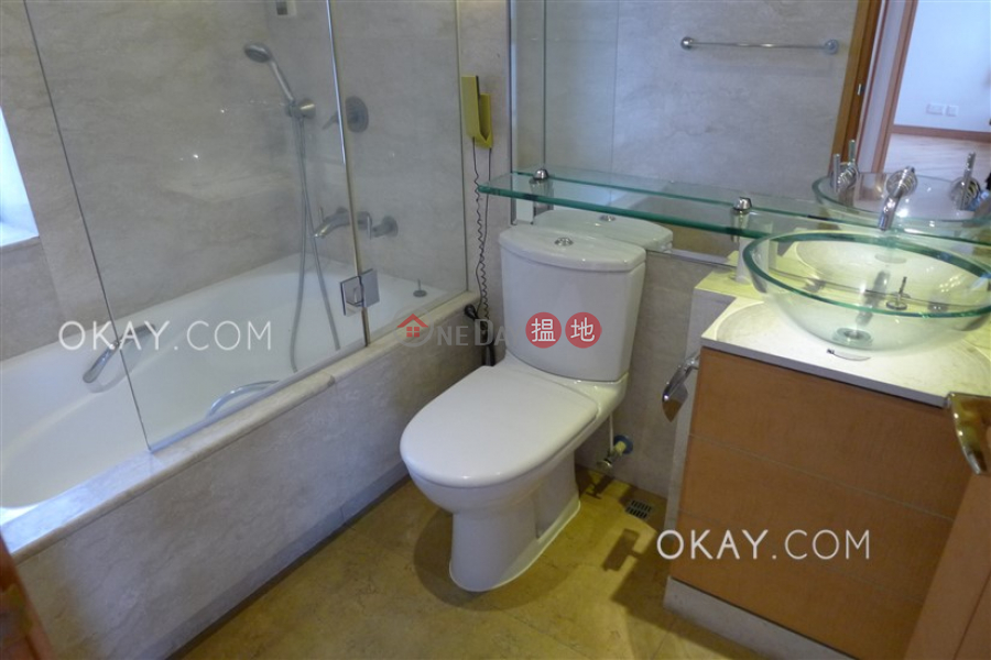 HK$ 33,000/ month | Phase 1 Residence Bel-Air Southern District Gorgeous 2 bedroom with balcony | Rental