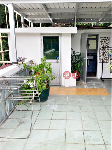 Convenient Flat | For Sale, Wong Chuk Wan Village House 黃竹灣村屋 Sales Listings | Sai Kung (RL1899)
