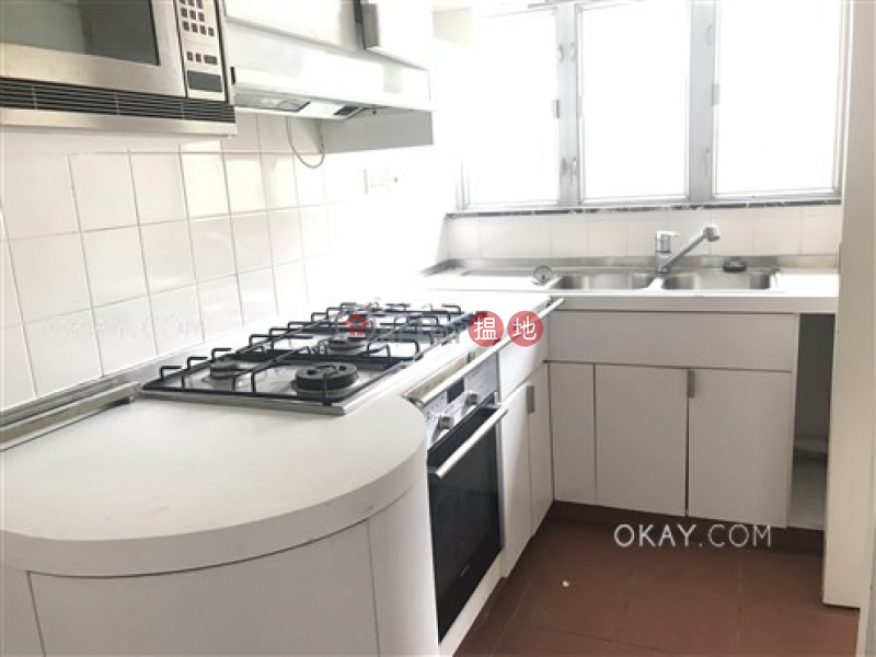 HK$ 60,000/ month The Rozlyn, Southern District Efficient 3 bedroom with balcony & parking | Rental