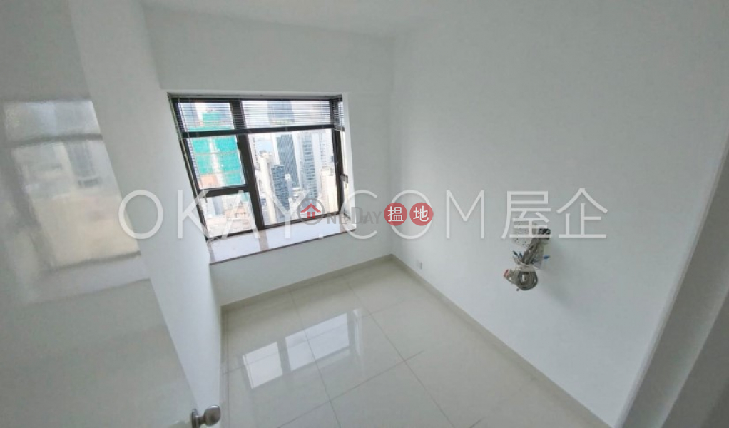 HK$ 36,000/ month, Honor Villa, Central District | Tasteful 3 bedroom on high floor | Rental