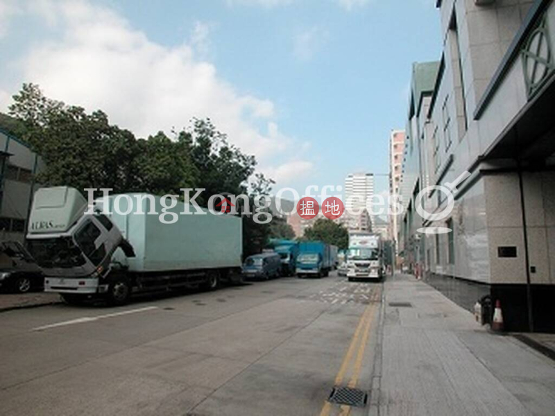 HK$ 39,104/ month West Gate Tower, Cheung Sha Wan Office Unit for Rent at West Gate Tower