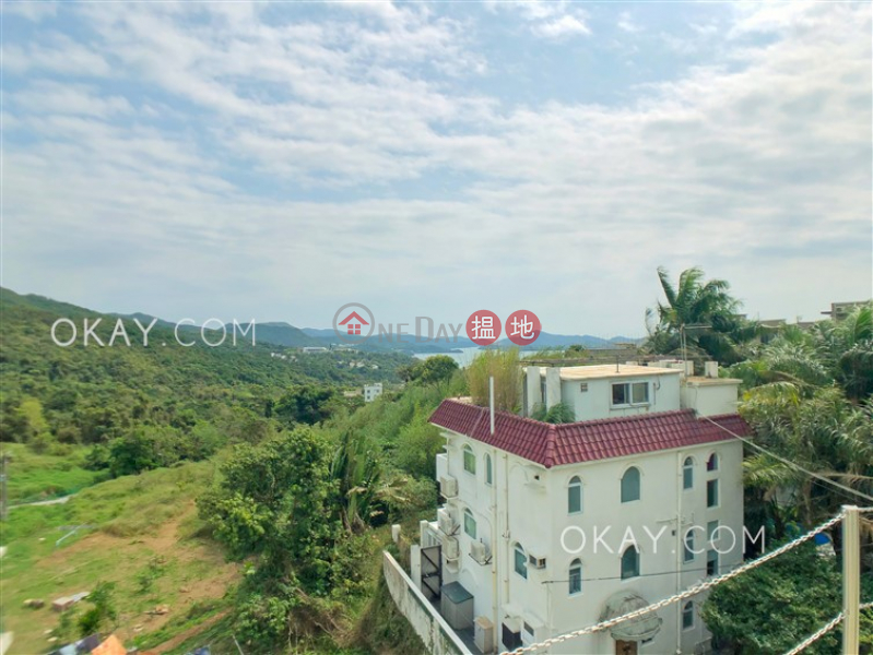 Cozy house on high floor with rooftop & balcony | For Sale | Nam Shan Village 南山村 Sales Listings