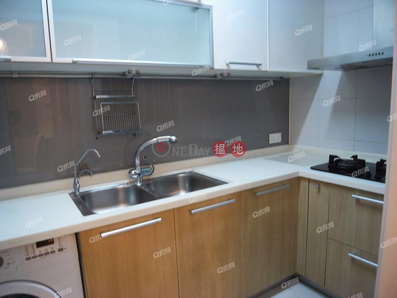 Property Search Hong Kong | OneDay | Residential Rental Listings, Goldwin Heights | 3 bedroom Mid Floor Flat for Rent