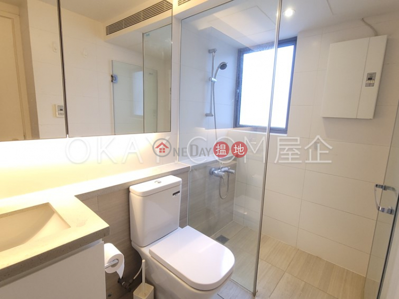 HK$ 30,000/ month Po Wah Court, Wan Chai District | Lovely 2 bedroom with balcony | Rental