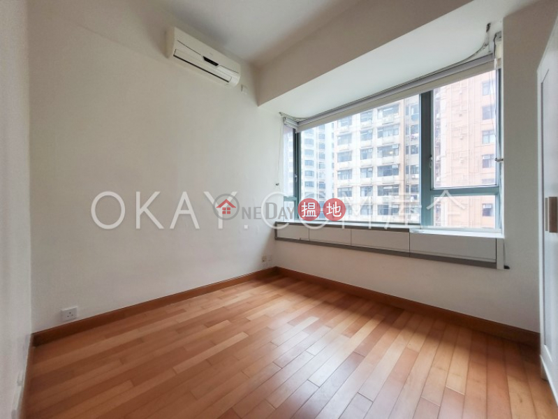 HK$ 14.3M, 2 Park Road | Western District, Tasteful 2 bedroom with balcony | For Sale