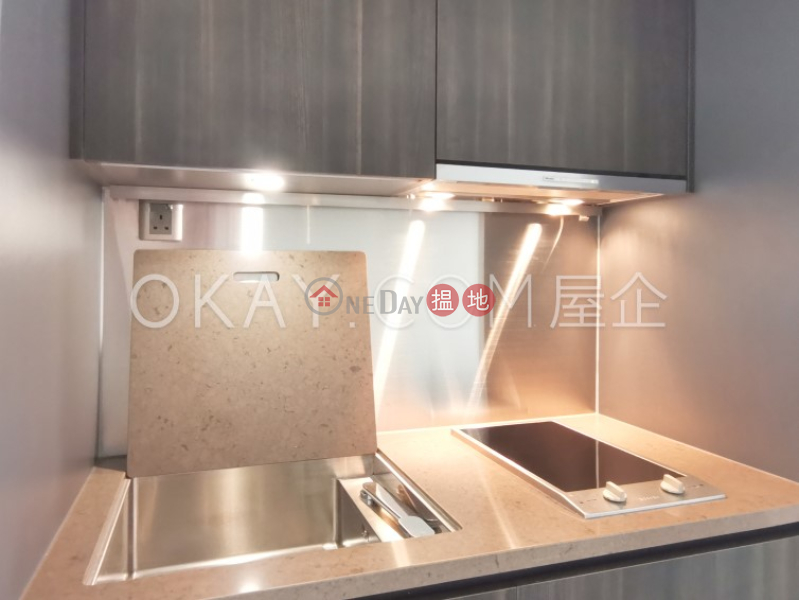 2房1廁,露台CASTLE ONE BY V出售單位|CASTLE ONE BY V(Castle One By V)出售樓盤 (OKAY-S322045)