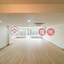 Luxurious 3 bedroom with terrace | Rental