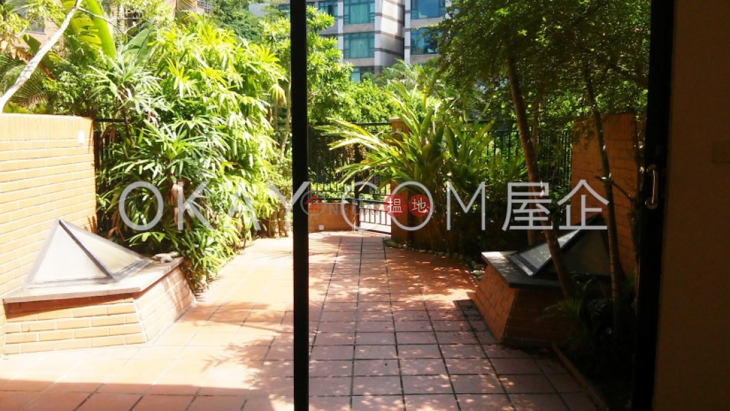 Rare house with rooftop & parking | Rental | Banyan Villas 榕蔭園 Rental Listings