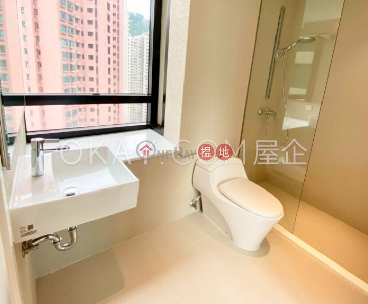 HK$ 143,300/ month | Queen\'s Garden, Central District, Beautiful 3 bed on high floor with sea views & parking | Rental