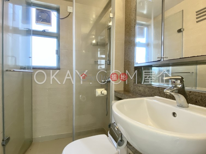 Cozy 2 bedroom on high floor with rooftop | Rental 1 Queens Street | Western District, Hong Kong Rental HK$ 29,000/ month