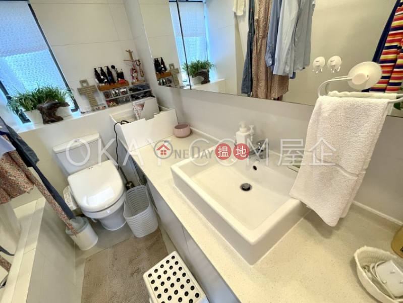 Tasteful 3 bedroom with balcony | Rental, Discovery Bay, Phase 2 Midvale Village, 3 Middle Lane 愉景灣 2期 畔峰 畔山徑3號 Rental Listings | Lantau Island (OKAY-R81358)