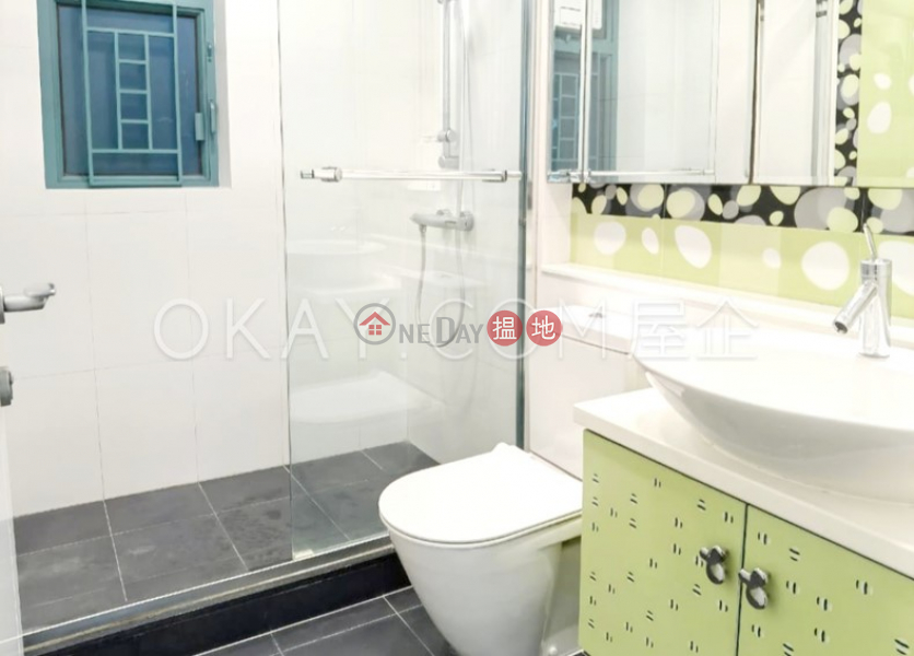 Lovely house with balcony | Rental, Phase 1 Regalia Bay 富豪海灣1期 Rental Listings | Southern District (OKAY-R39539)