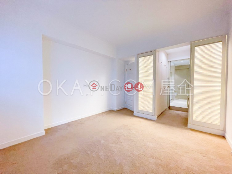 HK$ 22M, Kam Fai Mansion, Central District | Rare 2 bedroom with parking | For Sale