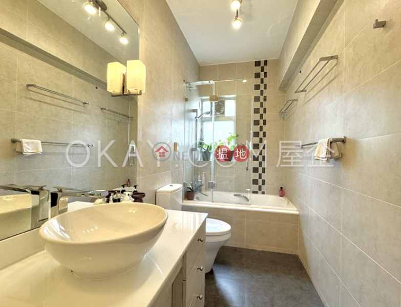 HK$ 65M | Repulse Bay Garden, Southern District, Efficient 3 bedroom with sea views, balcony | For Sale