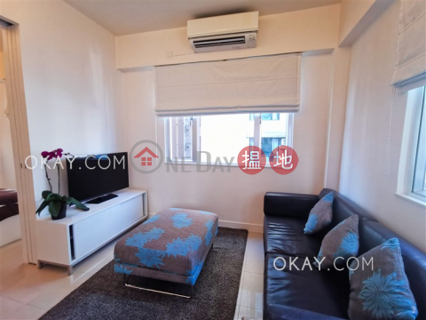 Tasteful high floor with rooftop | Rental | 2-4 Staunton Street 士丹頓街2-4號 _0