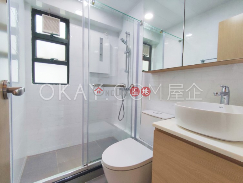 HK$ 32,000/ month, Dragon Court, Western District, Gorgeous 2 bedroom in Mid-levels West | Rental