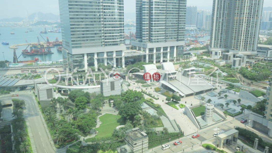 HK$ 55,000/ month, The Arch Sky Tower (Tower 1) Yau Tsim Mong, Nicely kept 3 bedroom with harbour views | Rental