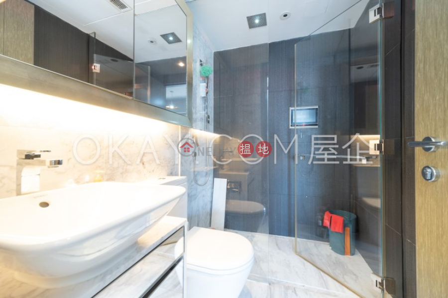 Nicely kept 2 bedroom on high floor with balcony | Rental | Centre Point 尚賢居 Rental Listings