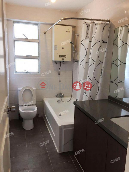 Property Search Hong Kong | OneDay | Residential Rental Listings, Block 19-24 Baguio Villa | 3 bedroom Mid Floor Flat for Rent