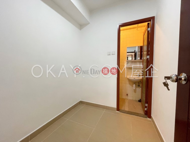 Lovely 3 bedroom with balcony & parking | For Sale | Ronsdale Garden 龍華花園 Sales Listings