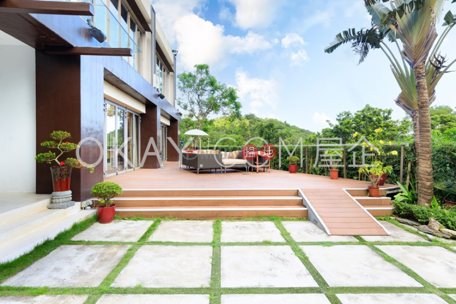 Luxurious house with terrace & parking | For Sale | Rock Cliff 石盧 Sales Listings