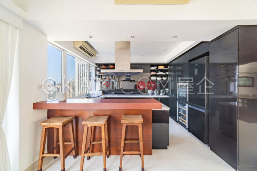 Efficient 2 bedroom with rooftop, terrace | For Sale | Monticello 滿峰台 Sales Listings