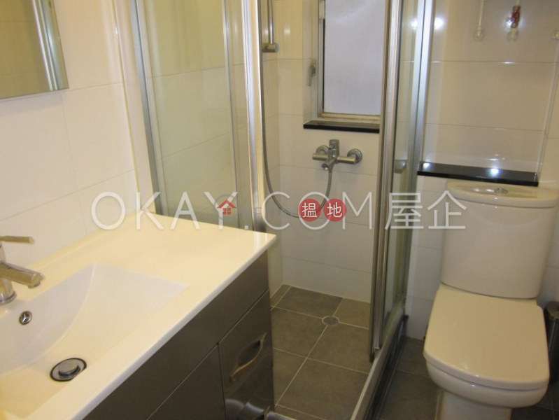 HK$ 46,000/ month Green Valley Mansion | Wan Chai District Lovely 3 bed on high floor with racecourse views | Rental