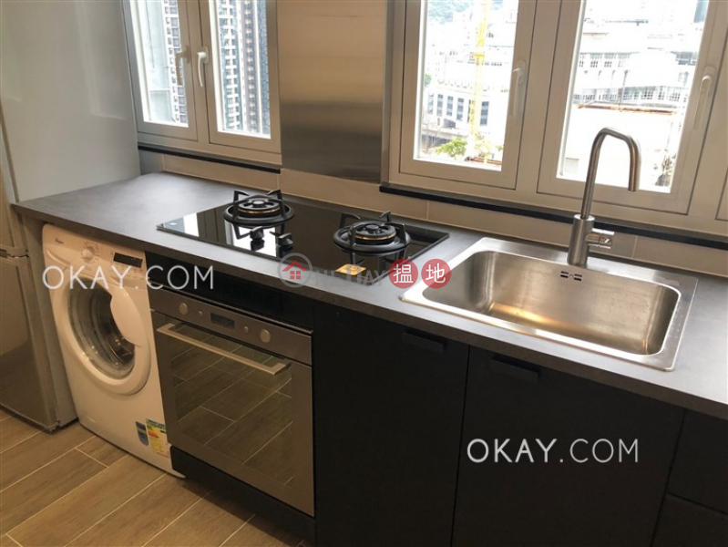 HK$ 35,000/ month Shan Kwong Tower | Wan Chai District | Lovely 2 bedroom on high floor with balcony | Rental