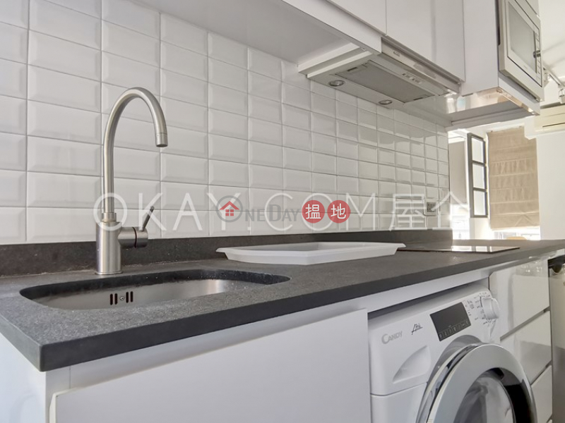 Lovely 1 bedroom in Sai Ying Pun | Rental | New Start Building 新昇大廈 Rental Listings