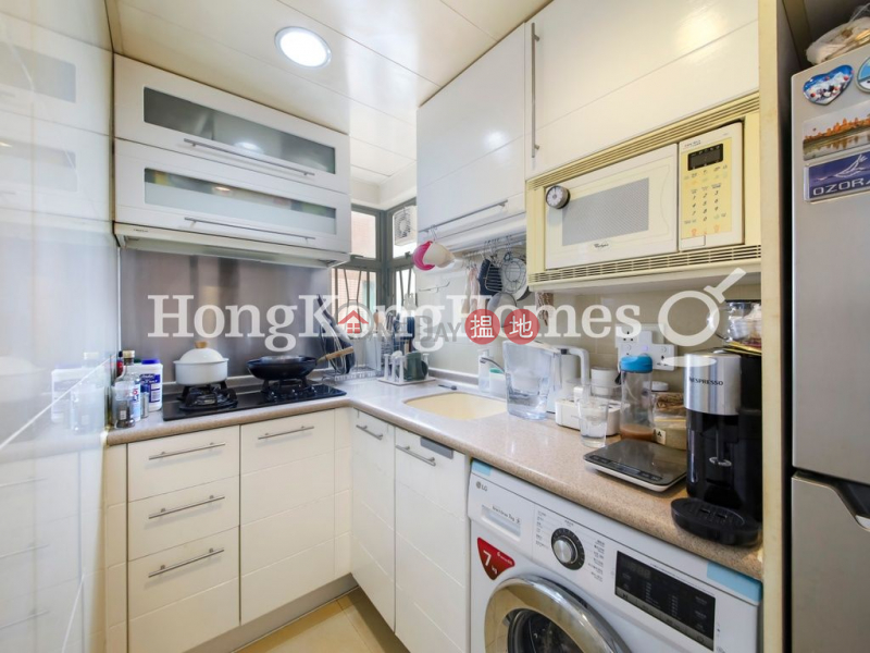 2 Bedroom Unit for Rent at Queen\'s Terrace 1 Queens Street | Western District | Hong Kong, Rental HK$ 26,000/ month